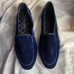 NWOT - Banana Republic - navy blue velvet cigar slippers women’s size 10